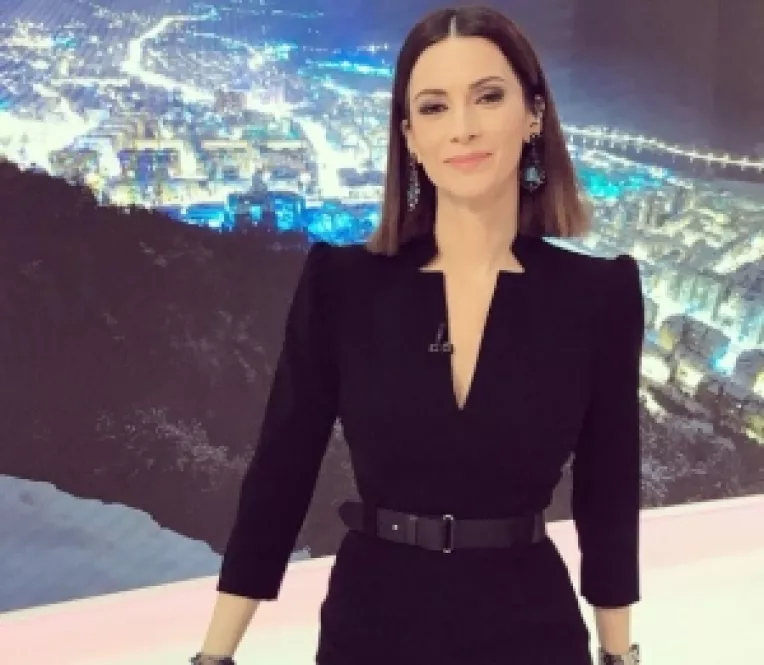 Andreea Berecleanu si-a parasit sotul, pe Andrei Zaharescu, pentru ca in familia ei nu se mai radea