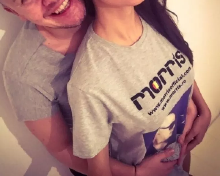 Artistul Morrris si iubita lui vor avea tripleti