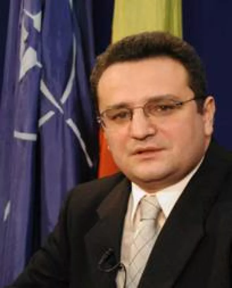 Basescu vrea sa-l compromita si pe George Maior, seful SRI