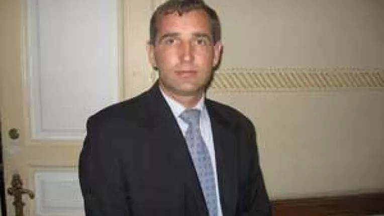 Carcea si Malu Mare il dau pe Solomon in judecata. Craiova isi fura vecinii cu PUG-ul