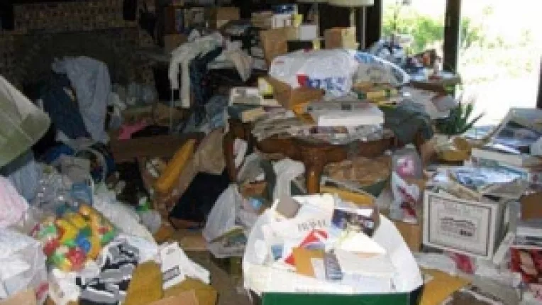 Colectionarea compulsiva de obiecte reprezinta o colectionare excesiva de obiecte fara valoare