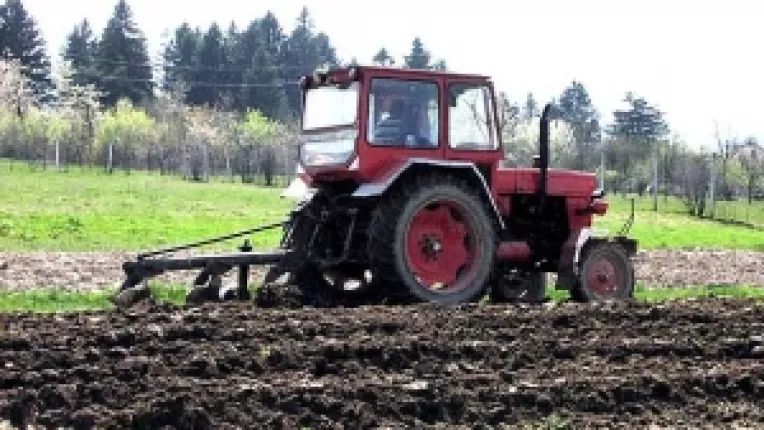 Din mai, fermierii pot accesa fonduri europene