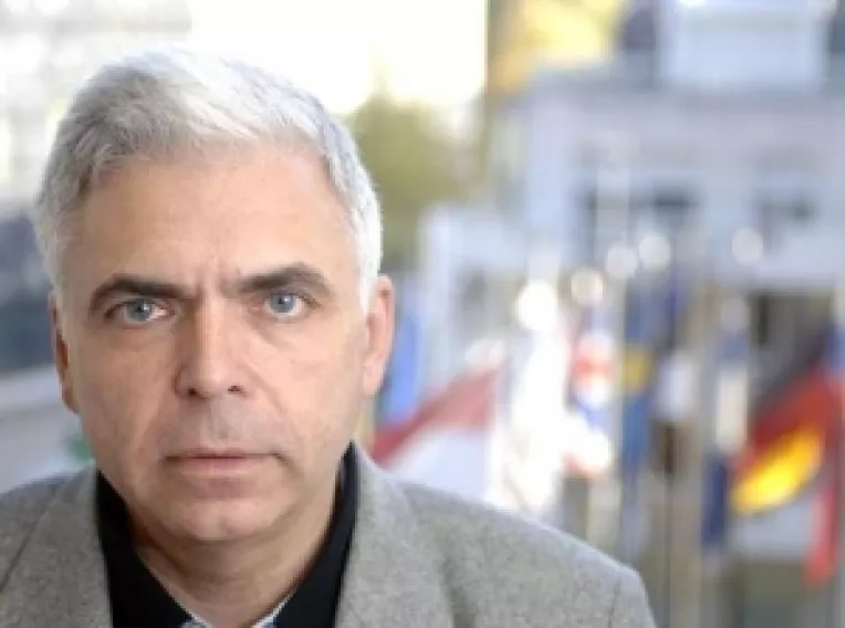 Eurodeputatul Adrian Severin s-a autosuspendat din functia de vicepresedinte al BPN