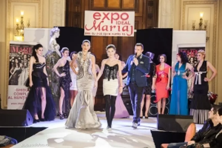 Expo Ideal Mariaj: Surorile Tonciu au defilat pentru prima oara impreuna 