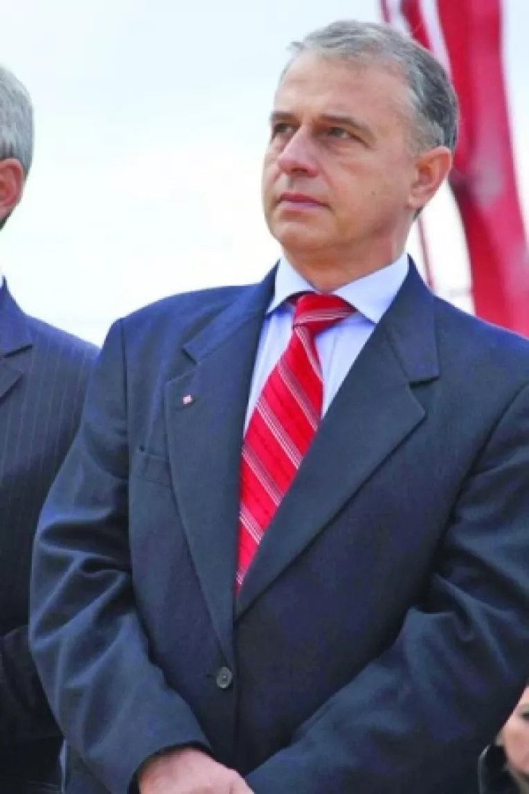 Geoana crede ca Basescu a turnat gaz peste foc