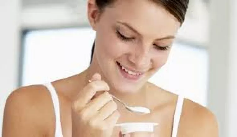 Iaurtul stimuleaza digestia datorita actiunii probioticelor