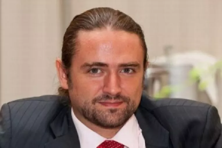 Intr-o scrisoare fulminanta trimisa presedintelui SUA, Donald Trump, deputatul roman Liviu Plesoaianu afirma ca protestele #REZIST din Romania sunt girate de Soros+MoveOn.org+Klemm