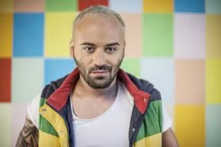 Matteo cucereste Asia cu hit-ul Panama