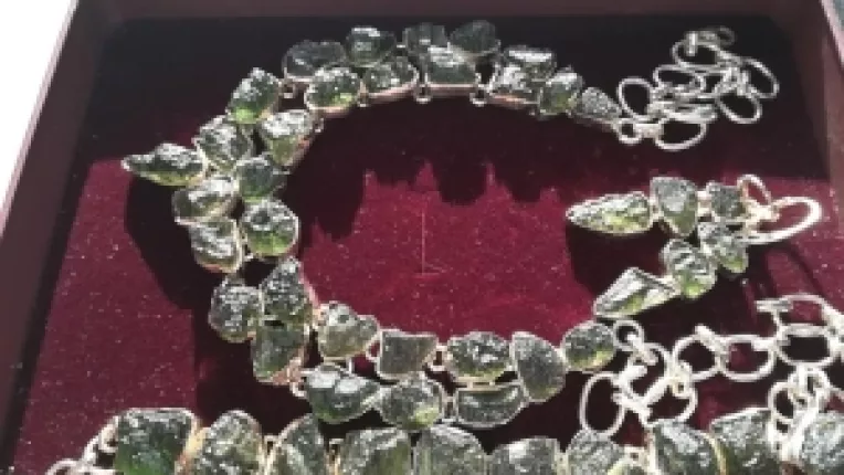 Maxim Hiruta: Ca noutati, acvamarin, moldavit, rubin, safir