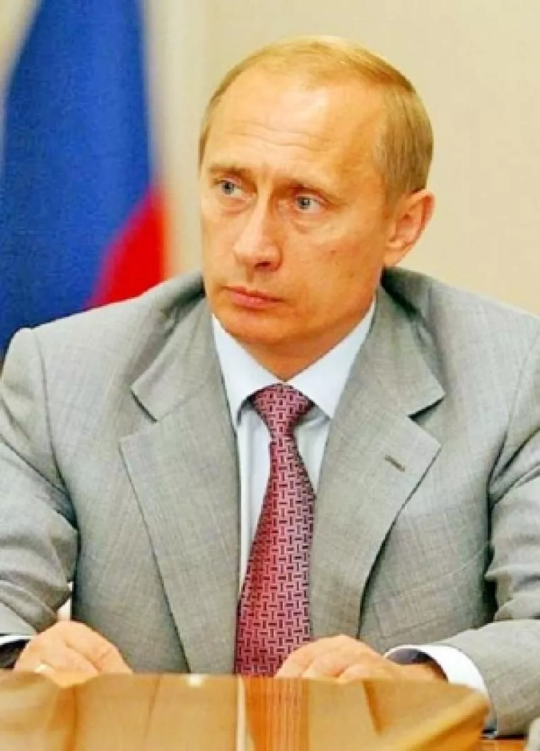 Medvedev, criticat de Putin in privinta masurilor anticriza