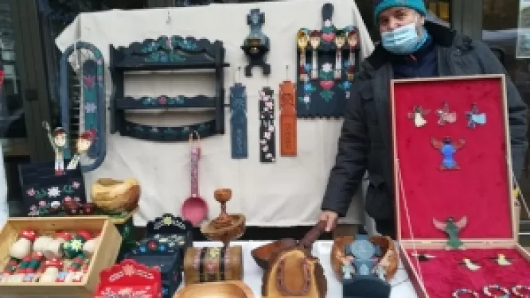 Mesterul popular Dan Horvath: Incerc sa readuc traditiile picturii sasesti pe obiecte decorative!