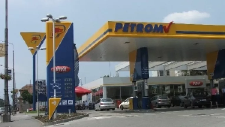 Petrom ieftineste iar benzina