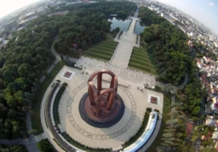 Revitalizarea si restaurarea patrimoniului natural si cultural din parcurile Cismigiu si Carol