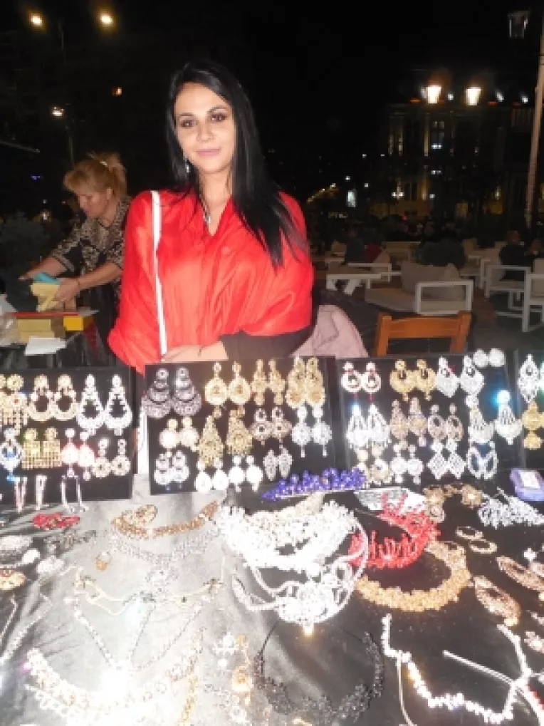 Tania Francu de la Haifa Fashion: Esarfe din casmir si matase, la targul 1001 de Nopti!