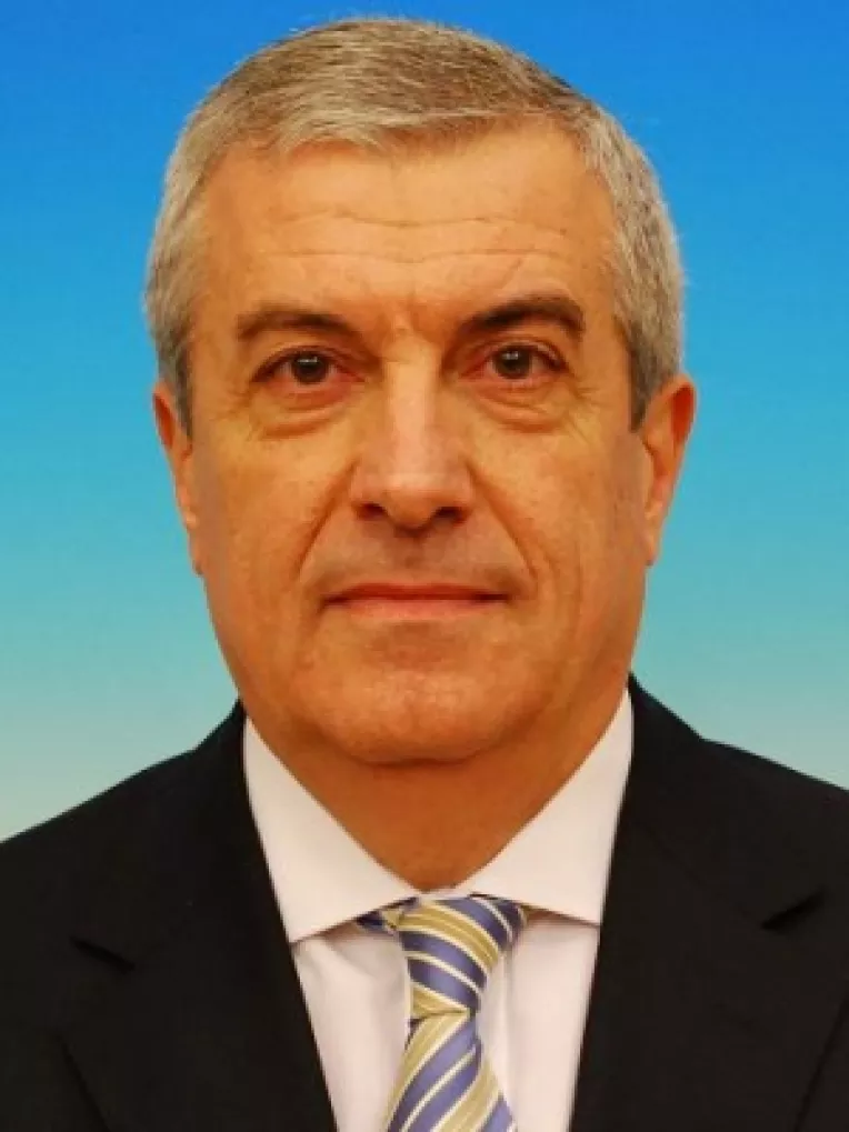Tariceanu: "Emil Boc si Traian Basescu traiesc intr-o alta tara, nu in Romania afectata de criza"